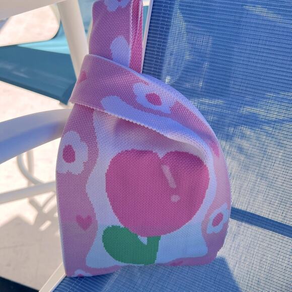 NWT $100 ANTHROPOLOGIE knit boho handbag  BOTTOMS UP pink tulip - Picture 1 of 8